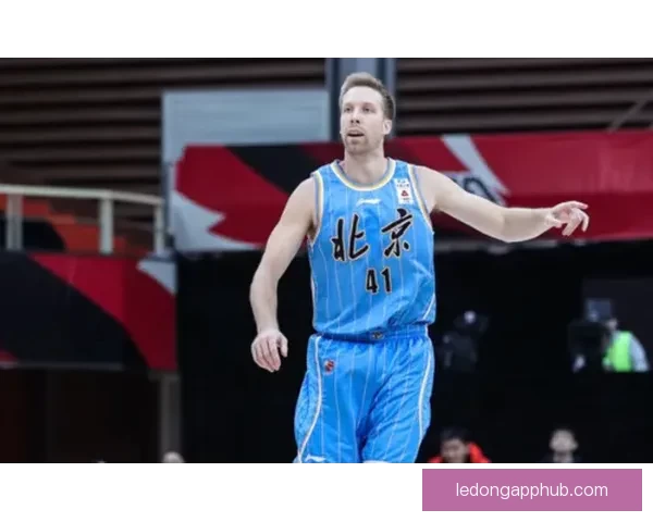 吉莱斯皮以227记三分创太阳队史新高 打破理查德森三分纪录